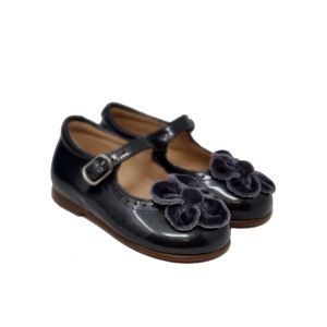 Beberlis Girls Patent Grey Buckled Shoes With Flower Detail On Toe