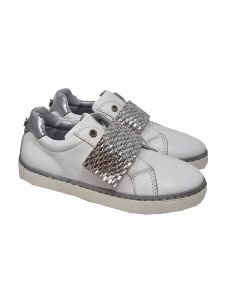 Stuart Weitzman Girls White Leather Trainers With Silver Trim And Beaded Strap